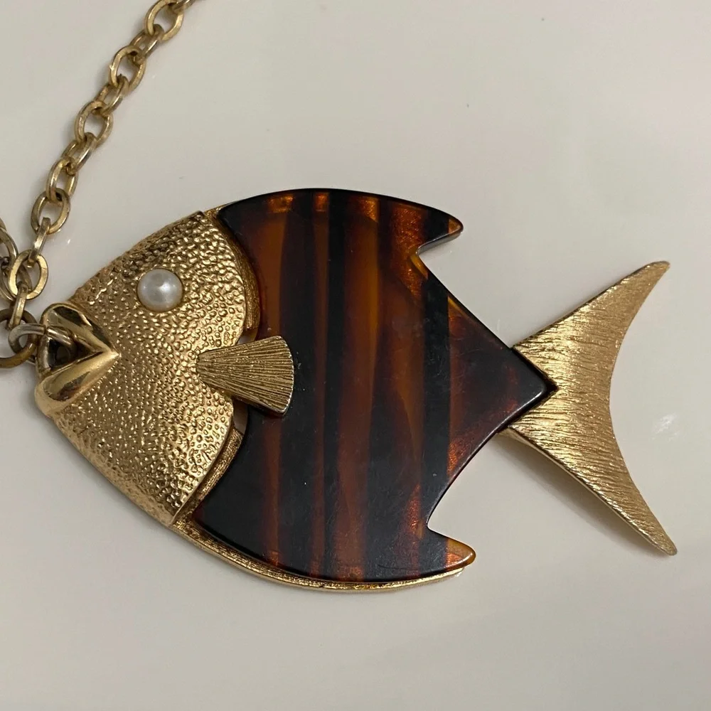 Sarah Coventry Gold Tone Fish Pendant Necklace with Tortoiseshell Accent